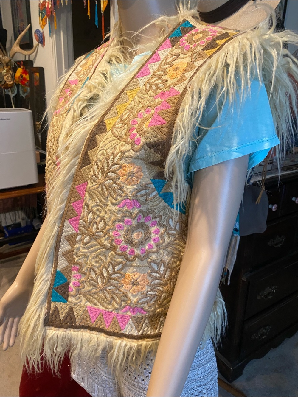 Spell Rue Embroidered Faux Fur Vest - Picture 6 of 7